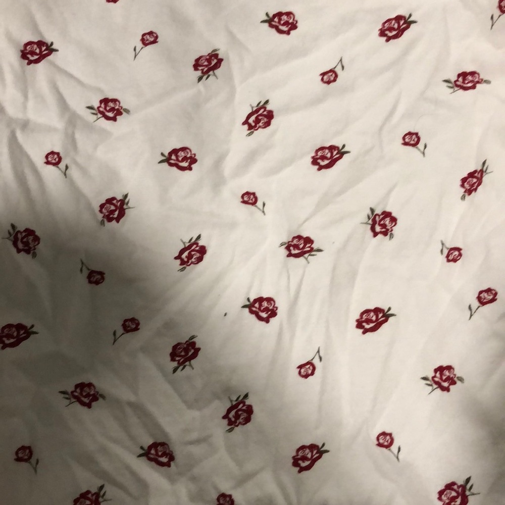 hollister long sleeve rose shirt.